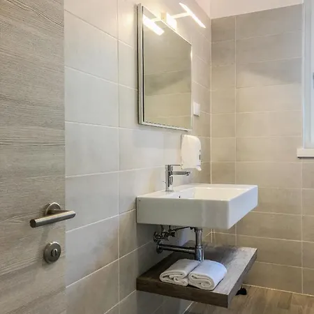 Yugogo Grazioli 27 - 2 Stanze Trento Centro Apartamento